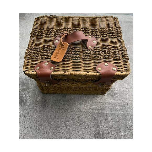 HARRODS VINTAGE Brown Wicker Basket Rare Find Brass Hardware - Picture 3 of 10
